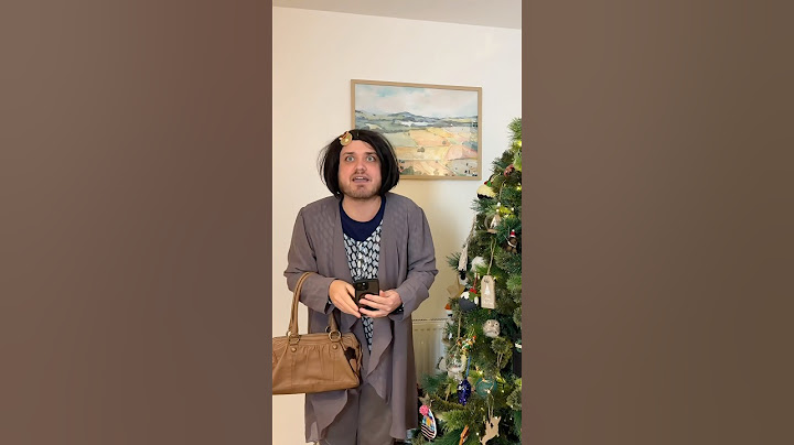 ЯДОСАНА МАЙКА НА КОЛЕДНО ПАРТИ 😳 #bulgaria #trending #comedy #viral #комедия #българия