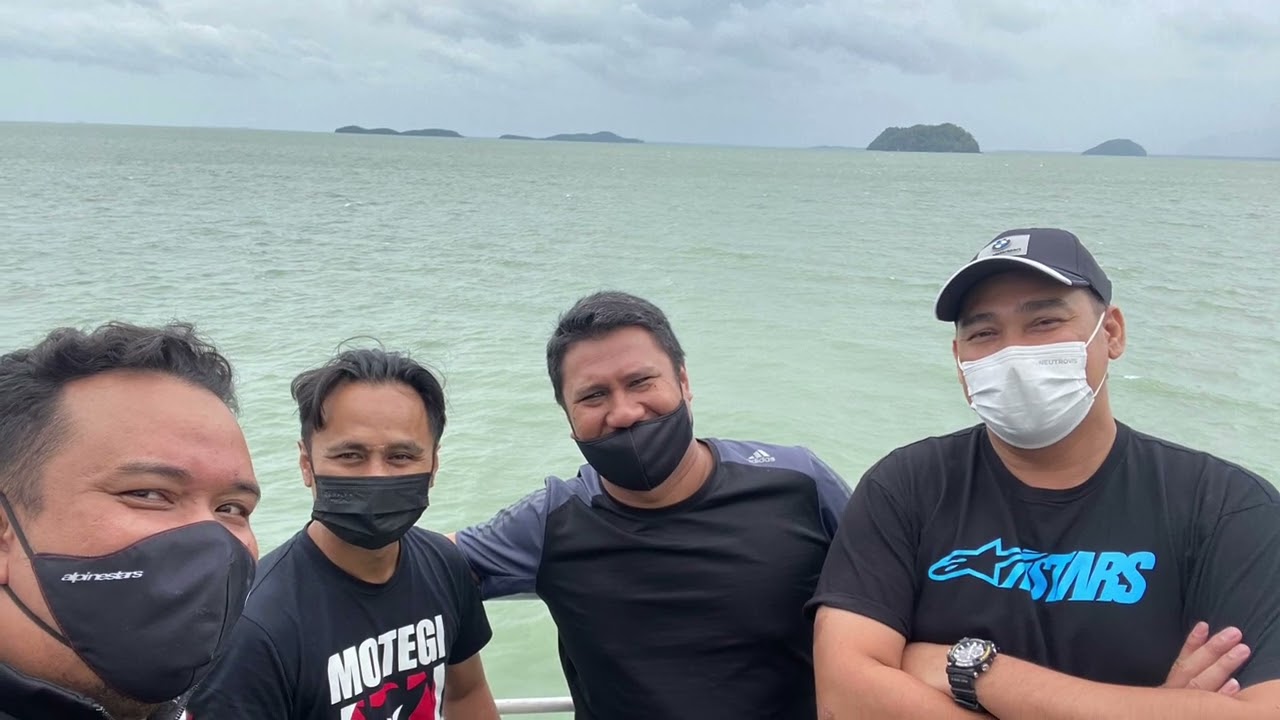 Papa Qeena N Friends - Langkawi - AfricaTwin1100 YamahaR1 Duc748 CBR600RR BMWS1000XR MVF4