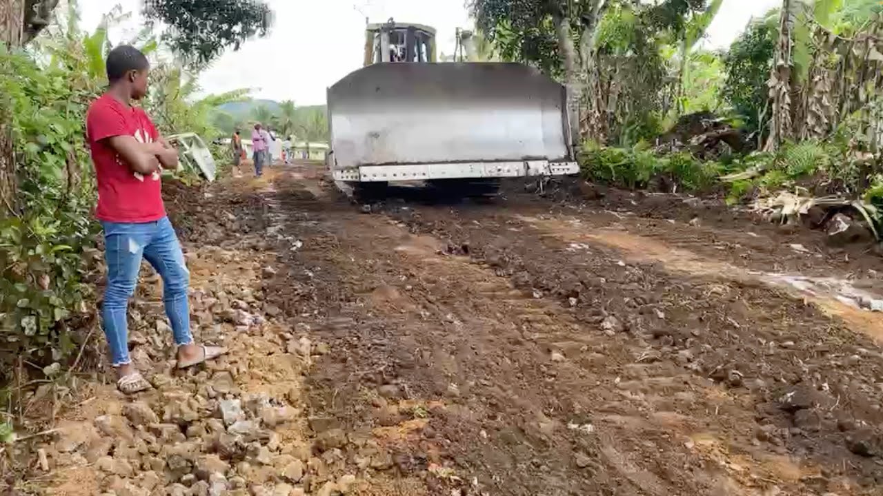 Début des travaux de la route de Dimadjou Hamahamet