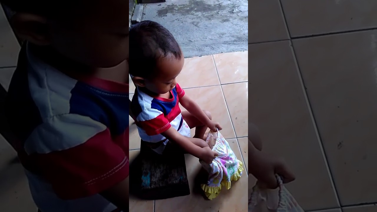  Bayi  lucu Cara  memakai  celana yg benar YouTube