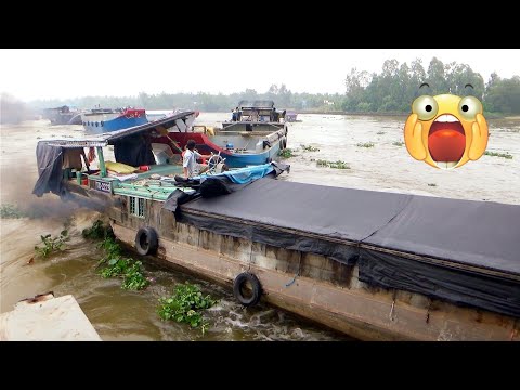Video Thuyền sắt đâm vào thuyền gỗ nguy hiểm quá - youtube