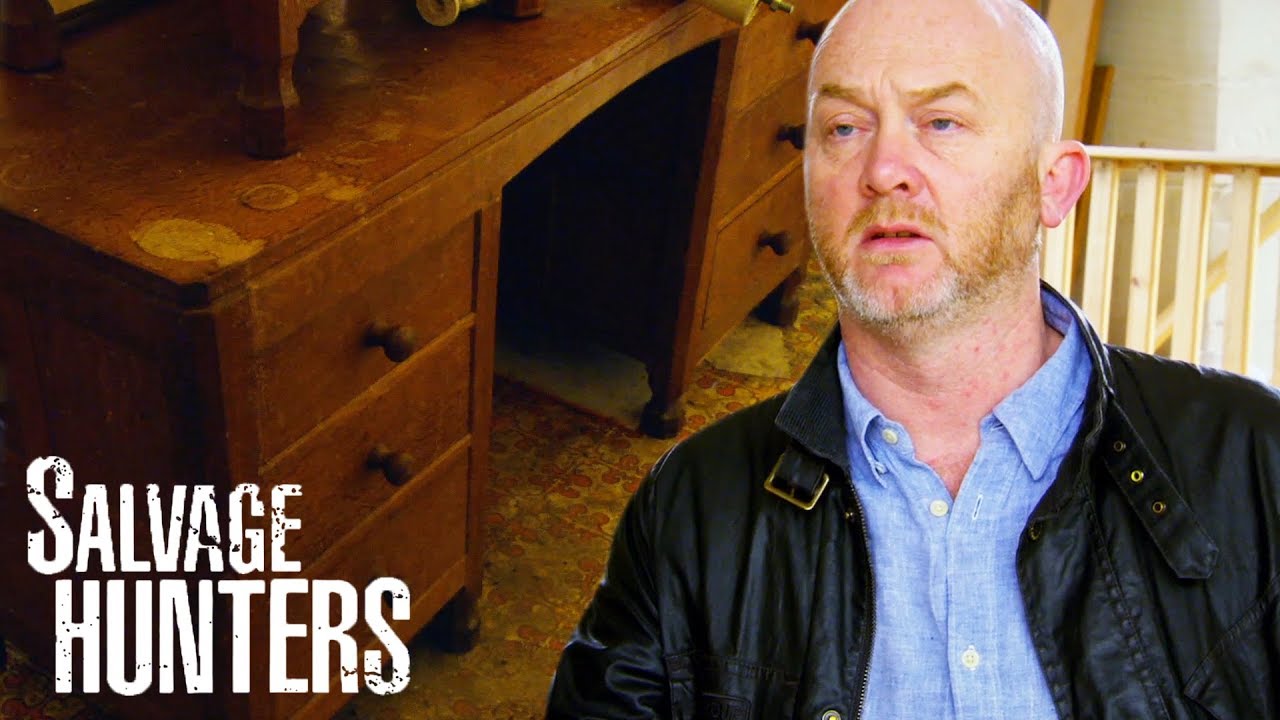 Buying & Restoring An Oak Mouseman Desk | Salvage Hunters