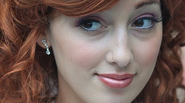 How to Add Glossy Shine to Lips in Photoshop