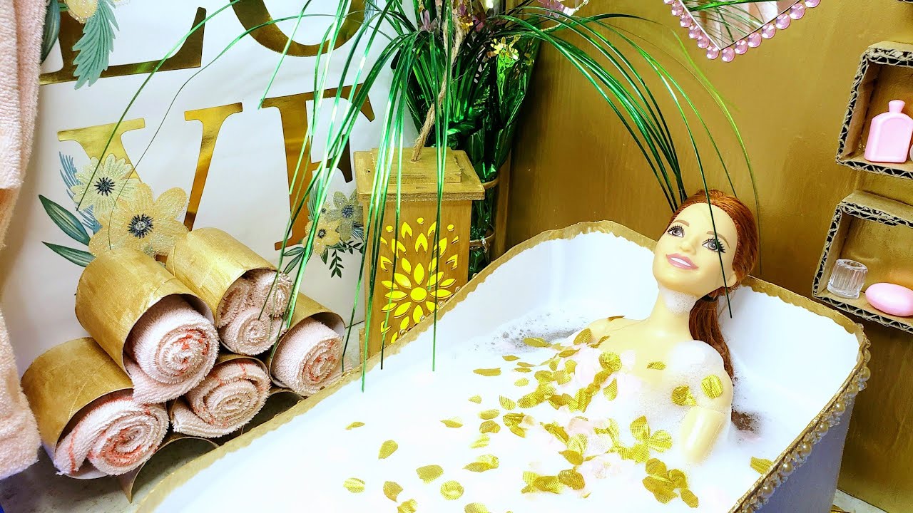 🌹DIY Barbie SPA salon🌹Luxurious Bath after Gym, Handmade Robe🌹Miniature