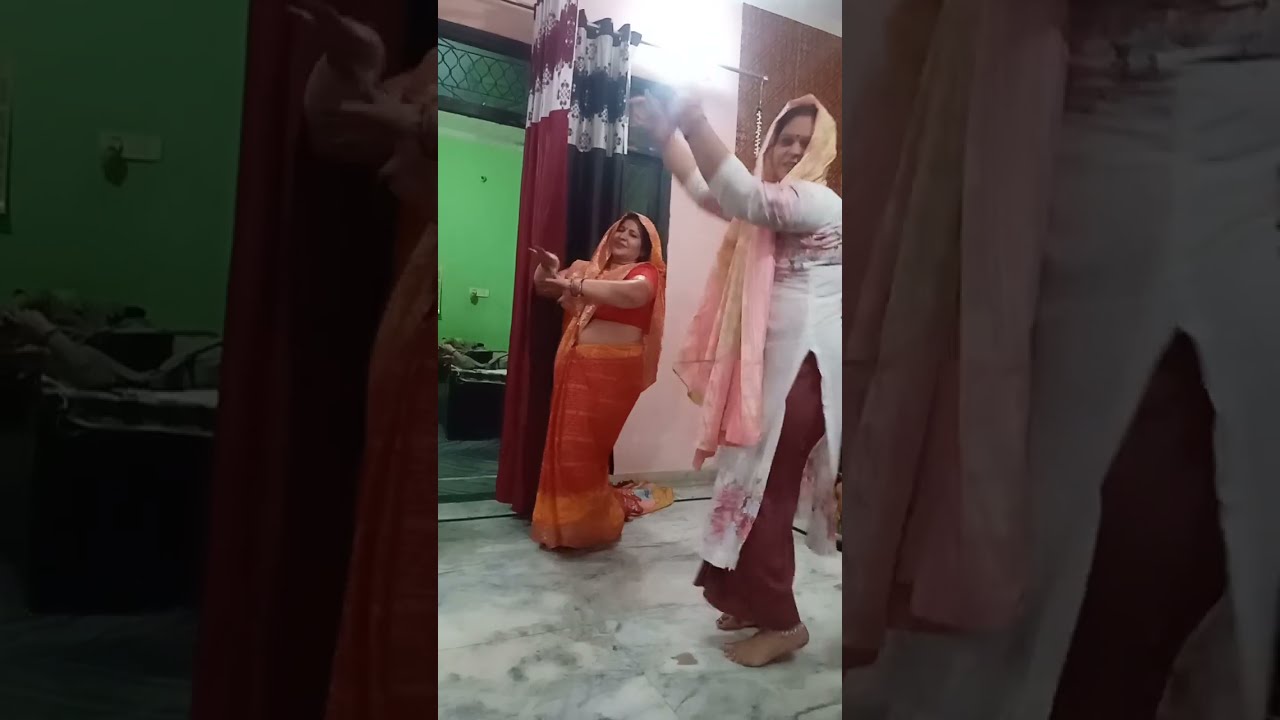 Languriya Dokhebaj Re Rail  Me Lut Gyi Languriya Bhajan  bhajan  languriya  viral  radharani