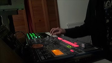 kiki error synth jam (EMX, microkorg, erebus, system1)