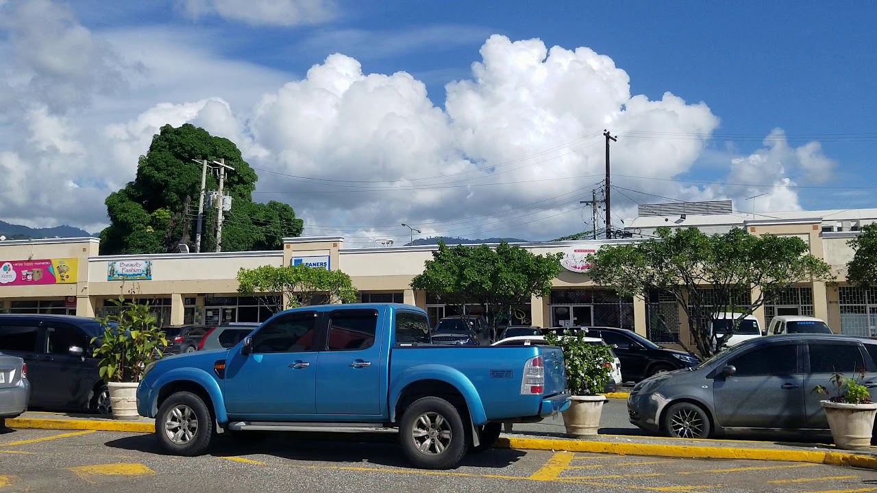 Driving through Lane Plaza | Jamaica