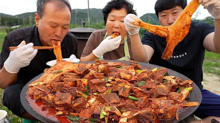 부드러운 한우 갈비에 잘 익은 묵은지를 넣은 묵은지 한우갈비찜! (Braised beef ribs with aged kimchi) 요리&먹방! Mukbang eating show