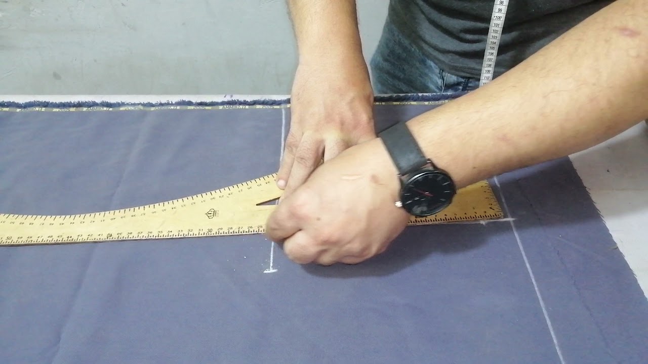 قص البنطلون القماش