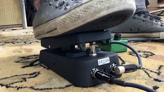 Dunlop CBJ95 Cry Baby Junior Wah Demo - First Look - YouTube