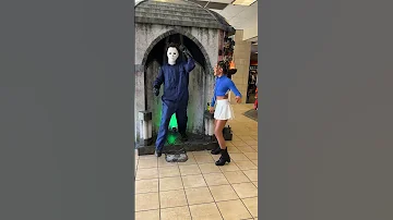 MICHAEL MYERS FAIL! Merrick & @LibertyBarros @spirithalloween #halloween #animatronics #prank