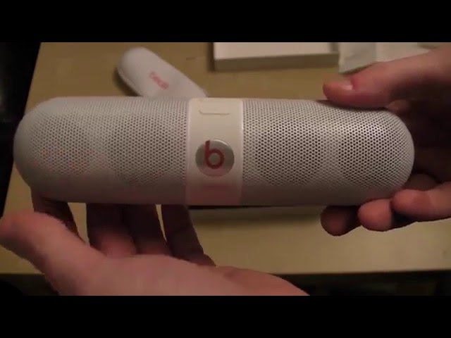 Beats by Dr. Dre Pill 2.0 Bluetooth Wireless Speaker unboxing