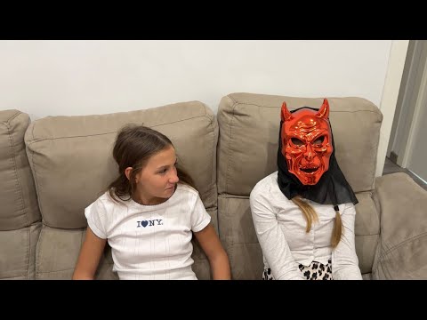 НЕ НАДЕВАЙ ЭТУ МАСКУ! 😈 Спасаю сестру от демона!