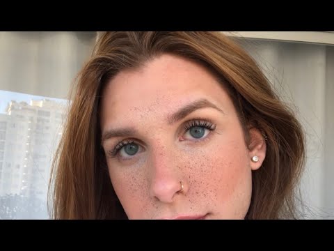 Vídeo: Como Falsificar Sardas Com Maquiagem