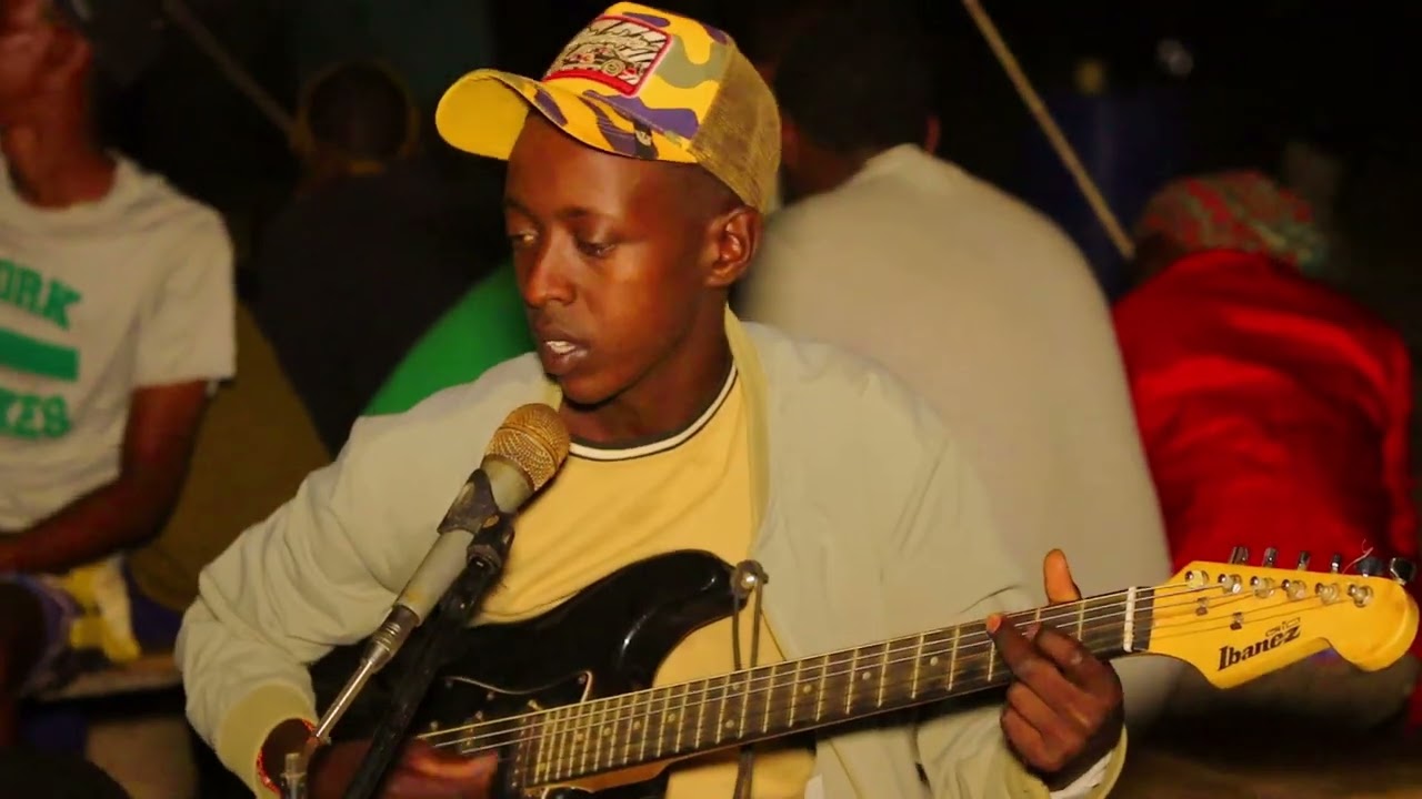 DJ WAKO live sikulangi band