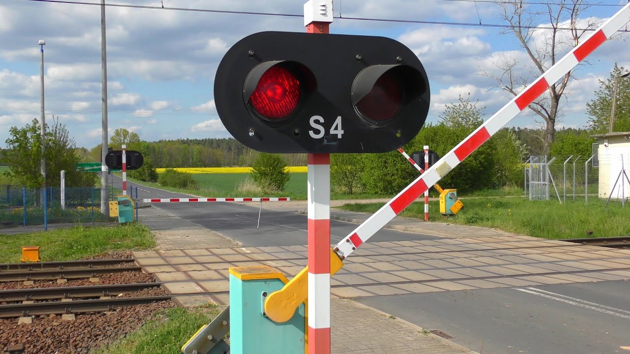 [4K] SSP Tomaszów Bolesławiecki | Polish railroad crossing
