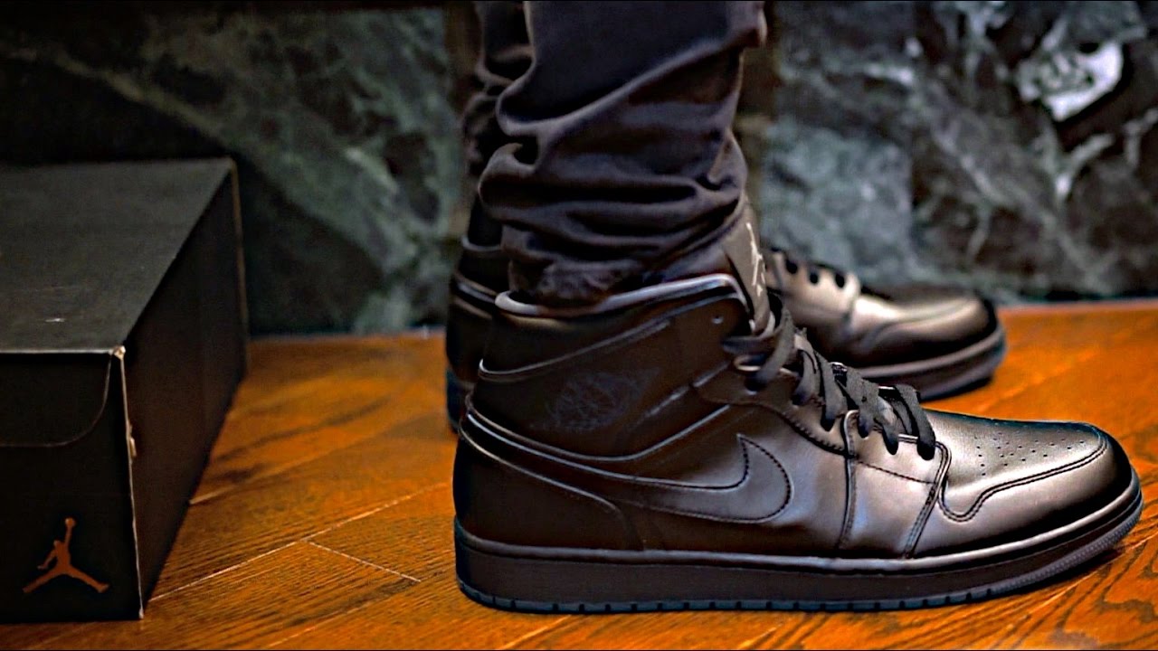 air jordan 1 mid black on feet