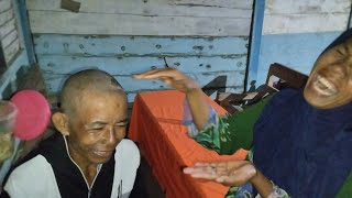 PAK E POTONG GUNDUL NGAKAK (di keplak I mak e )