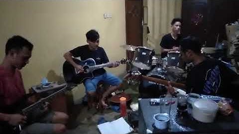 Iwan fals - Dibawah tiang bendera ( cover KNP )