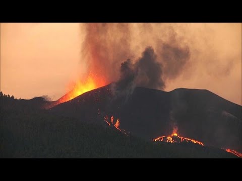 Вулкан Кумбре-Вьеха не успокаивается