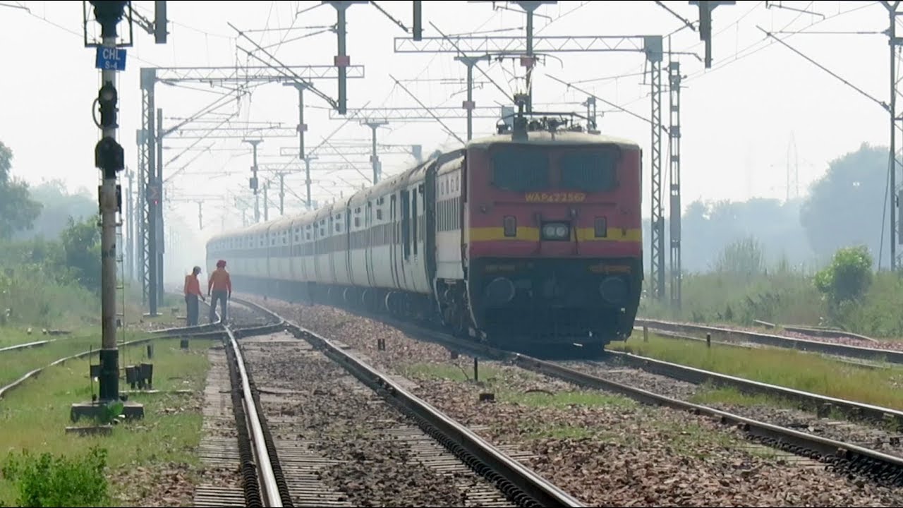 Mega Storm 130 kmph Ranchi Garib Rath Express with GZB WAP4 Ripped Chola : Indian Railways