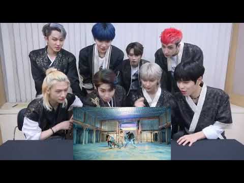 Stray Kids Reagindo A Bts