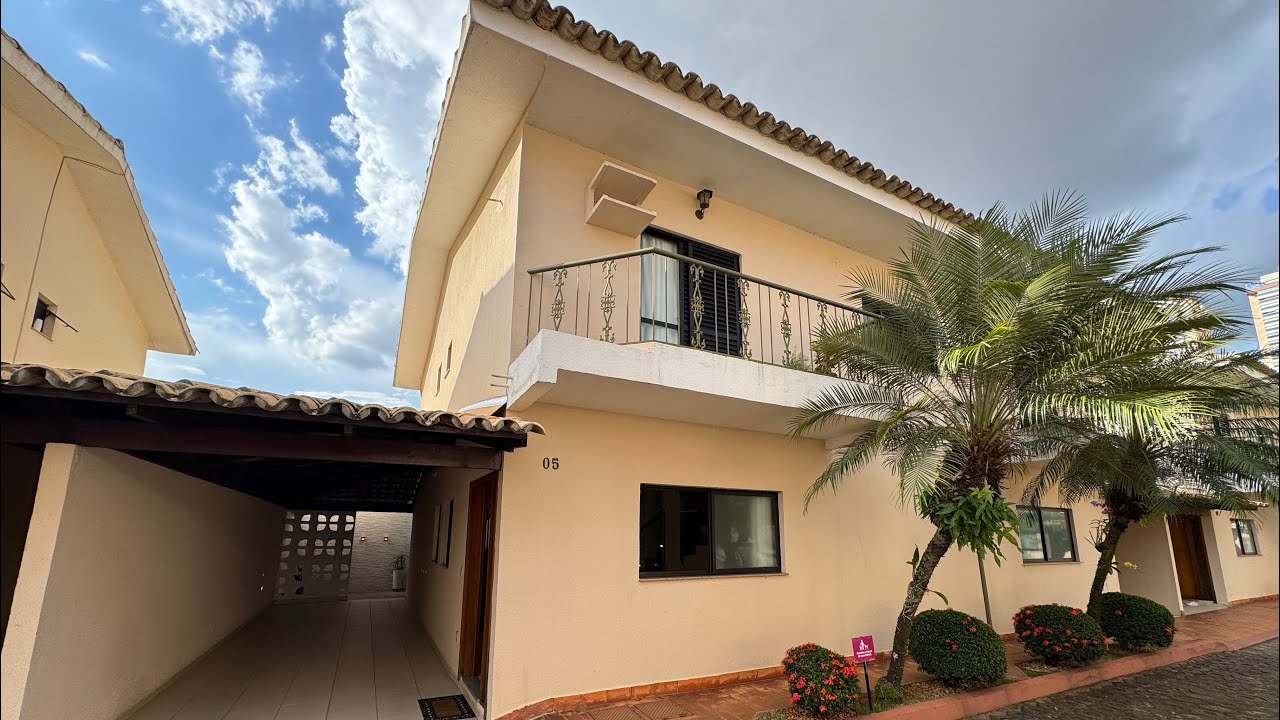 Vende-se Sobrado no Condomínio Solar Yune, 3 quartos, suite, Setor Jardim América 