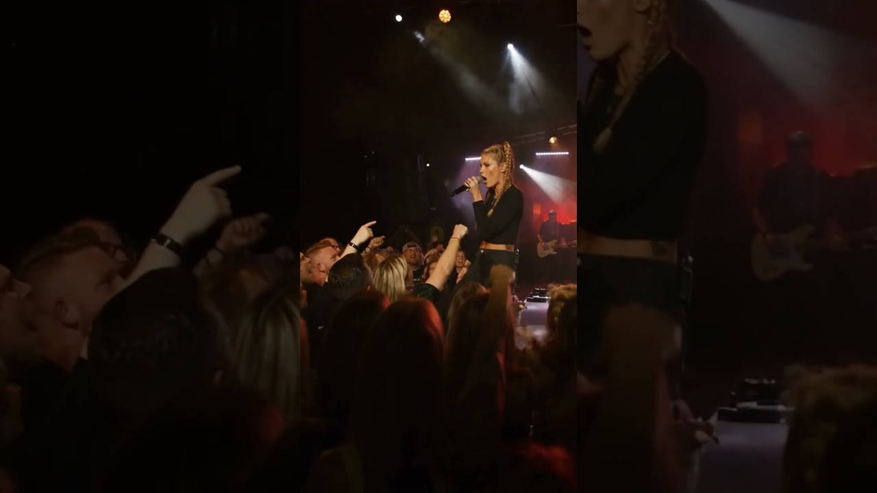 Mira She brought the spirit of the Vikings to the stage ⚔️ #vikingmusic #darkfolk #norfolk #nordicmusic en YouTube Mira She brought the spirit of the Vikings to the stage ⚔️ #vikingmusic #darkfolk #norfolk #nordicmusic en YouTube
