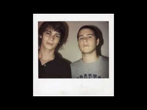 Bitches- L'Homme Run [with lyrics]