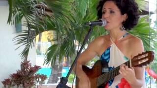 Video thumbnail of "Flavia Wenceslau - Simplesmente Viver"