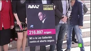 Se entregan 217.000 firmas contra la reforma del aborto en el Congreso Se entregan 217.000 firmas contra la reforma del aborto en el Congreso