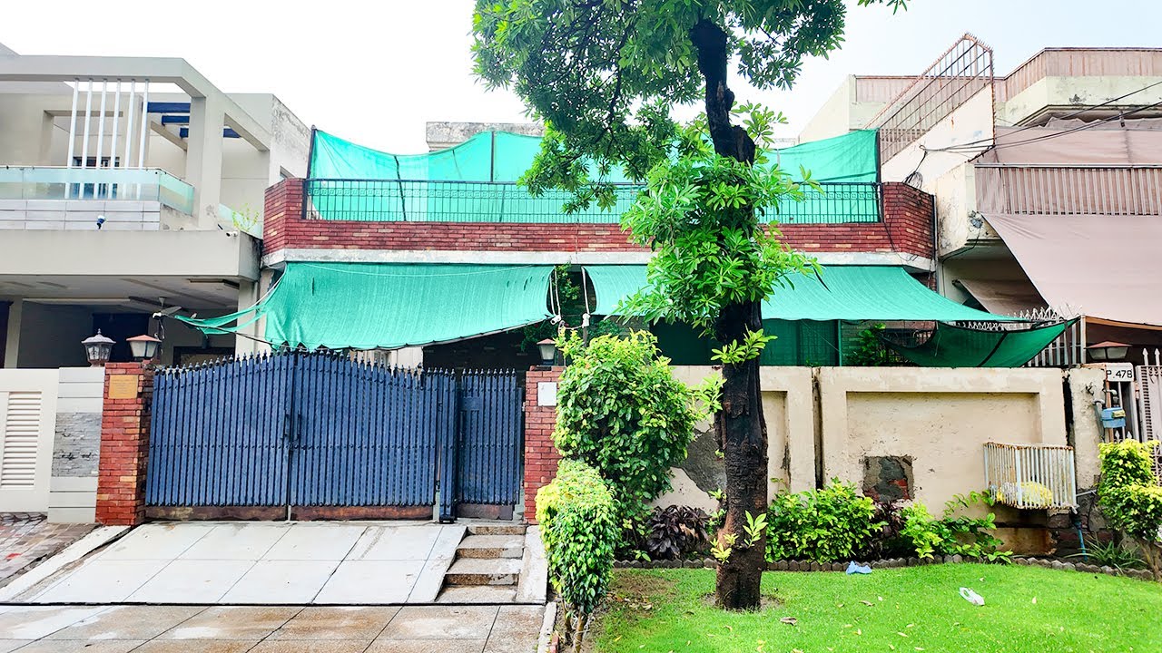 10 MARLA HOUSE FOR SALE IN  PHASE 1 DHA LAHORE