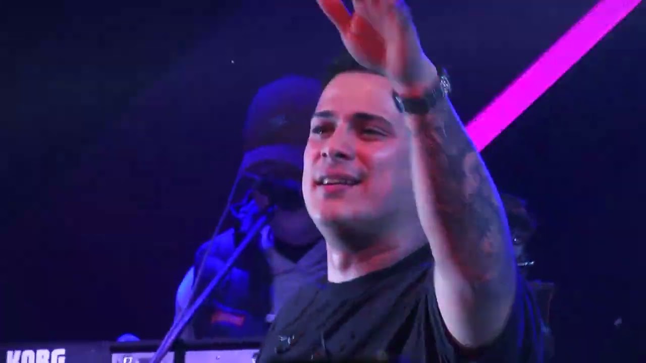 Vacomoloko -  El De La Mala Suerte  / Tu Misterioso Alguien  / Ahora Quien (En Vivo)