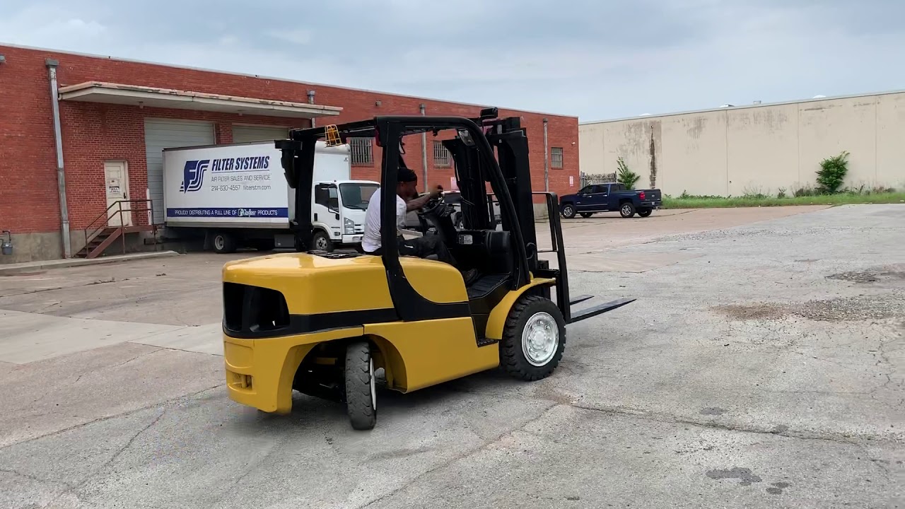 Yale 9000# Diesel Forklift - YouTube