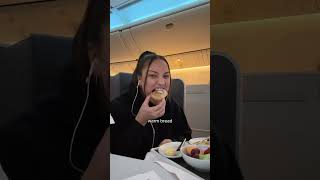 WHAT I EAT AS A VEGAN ✈️ first class flight edition!