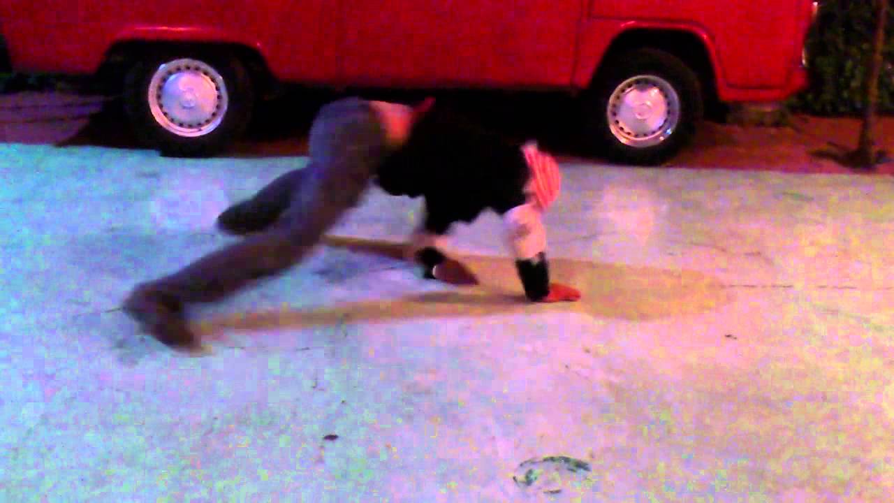 Break dance B boy Mouse..