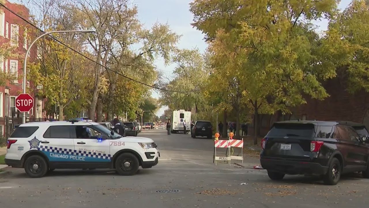 Chicago police officer wounded, suspect killed in shooting in South ...