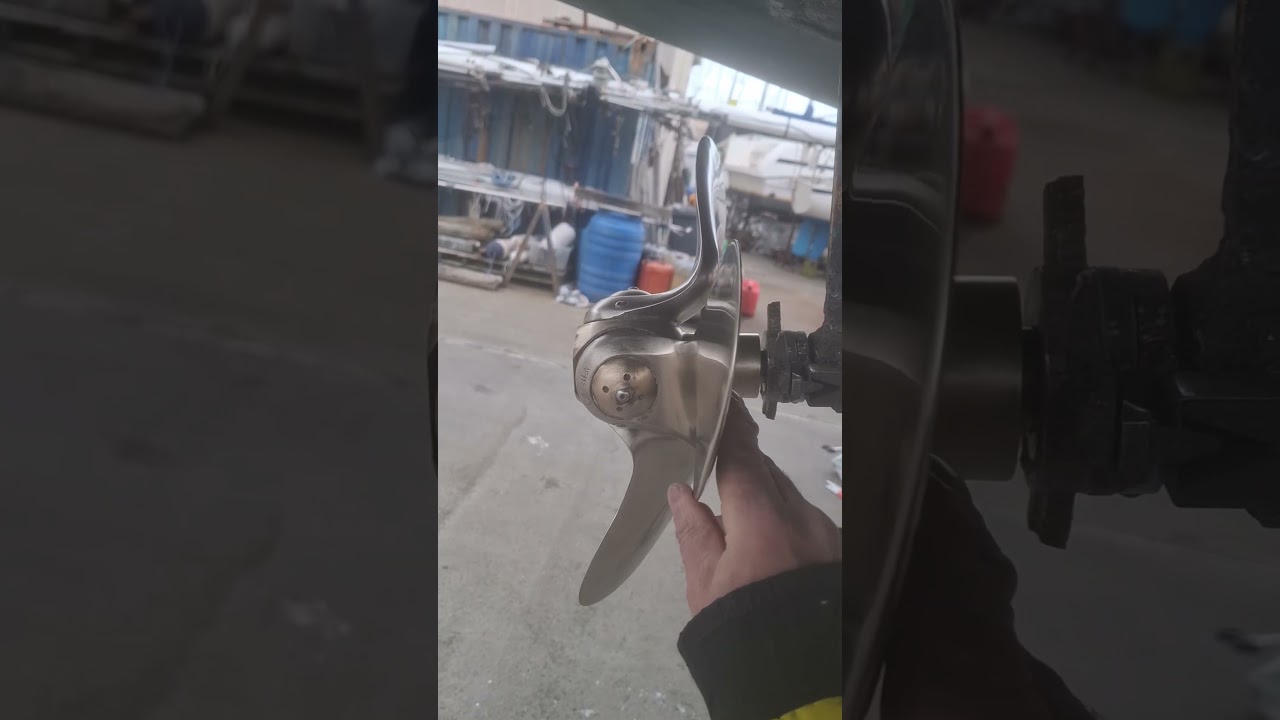 ⁣Mantenimiento hélice Brutons Autoprop H5