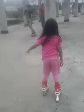 mak beti maen sepatu roda