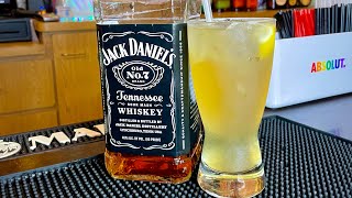 LYNCHBURG LEMONADE!! 🍋 A simple cocktail for my JACK DANIELS drinkers!