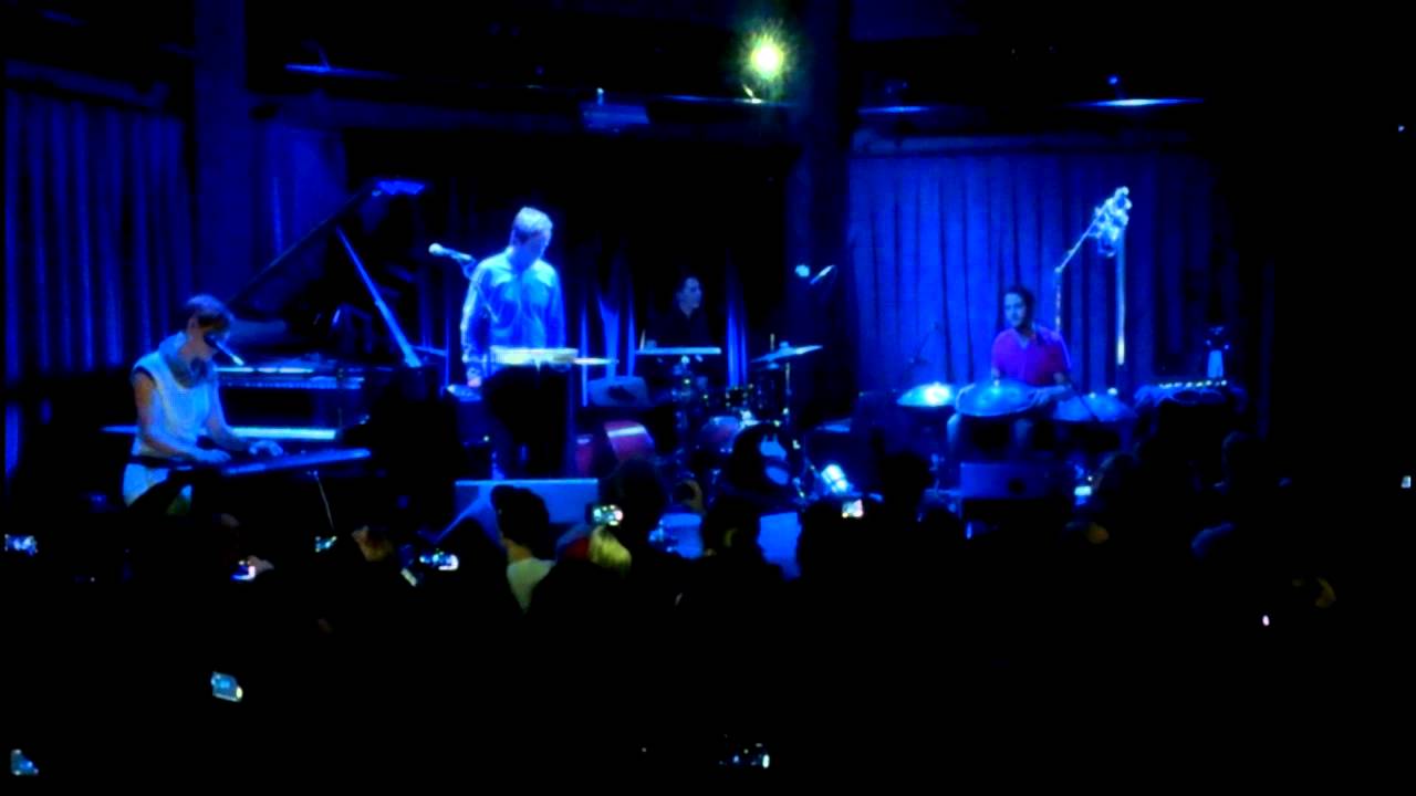 manu delago handmade live - filmed with 48 smartphones