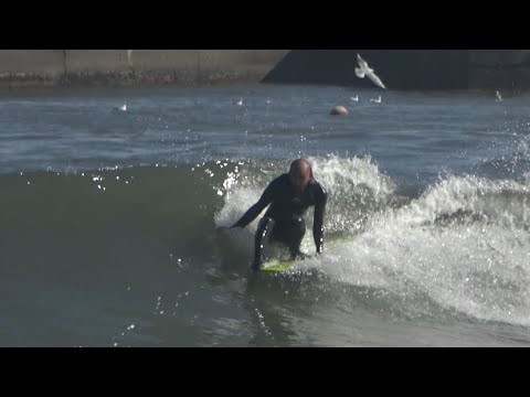 6'8 twin fin Dead kooks - YouTube