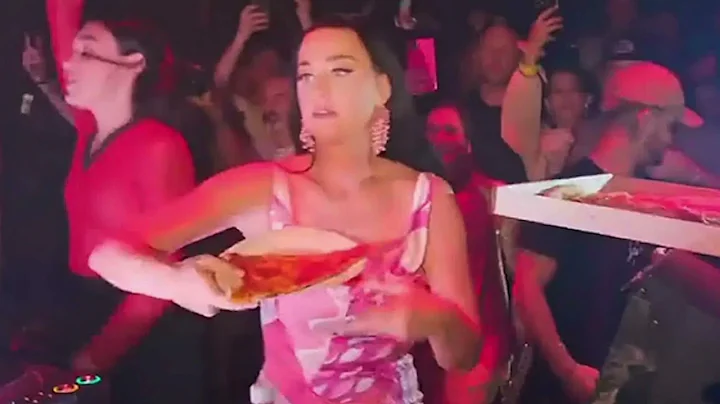 Katie 'pizza slice thrower' Perry + Taylor 'C02' S...