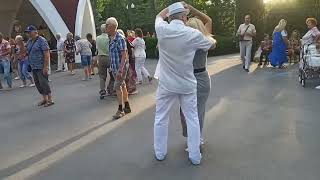 Давай оставим все как есть Счастливые минуты в парке Горького Харьков