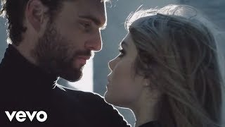 Video thumbnail of "Coeur de Pirate - Oublie-moi"