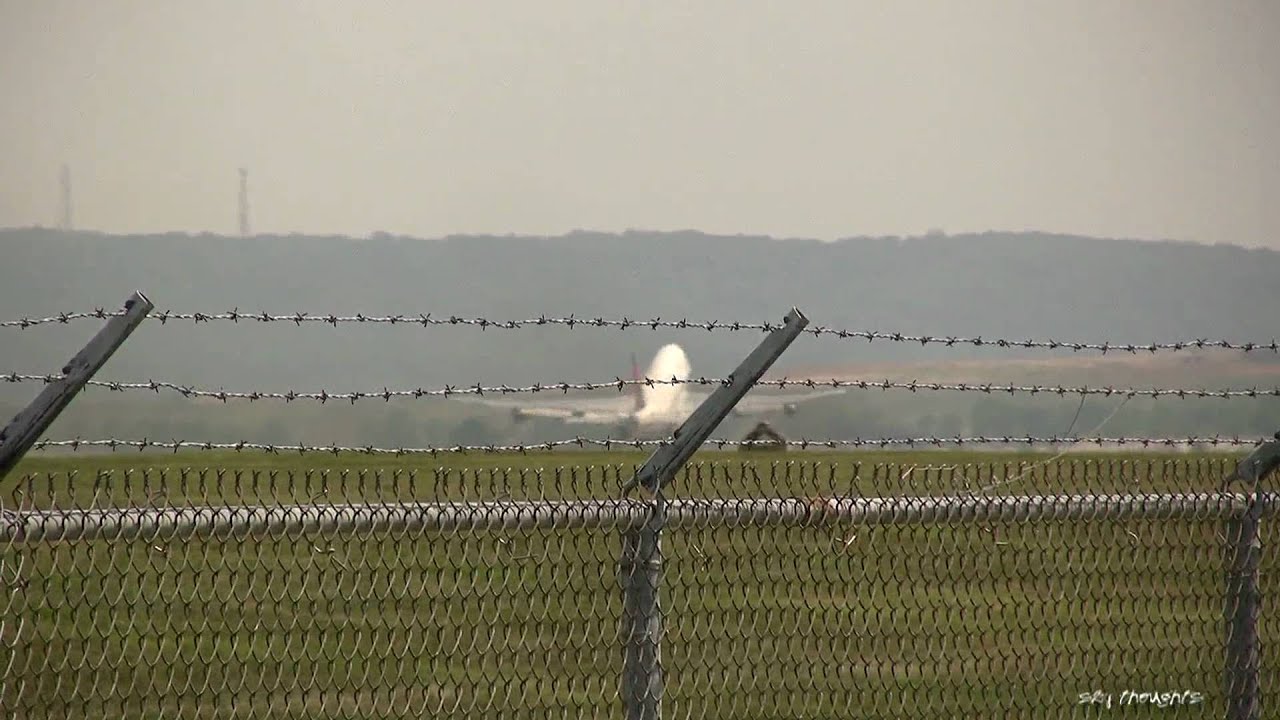 Delta 747 (High Definition 1080p) - YouTube