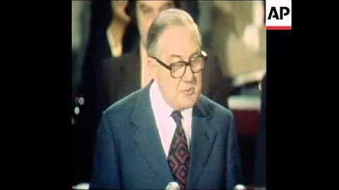 SYND 28 9 76 PREMIER CALLAGHAN ADDRESSING LABOUR P...