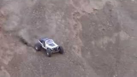Brushless Axial Wraith at the sand dunes