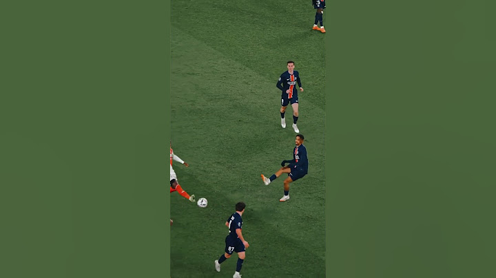 How good is this dribble ? 😍🤯 #psg #championsleague #kvaratskhelia