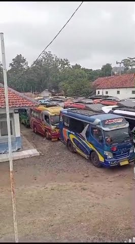 Aksi Demo Supir Elf Dipamengpeuk Garut